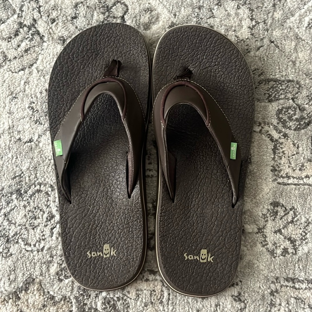 Sanuk Flip Flops